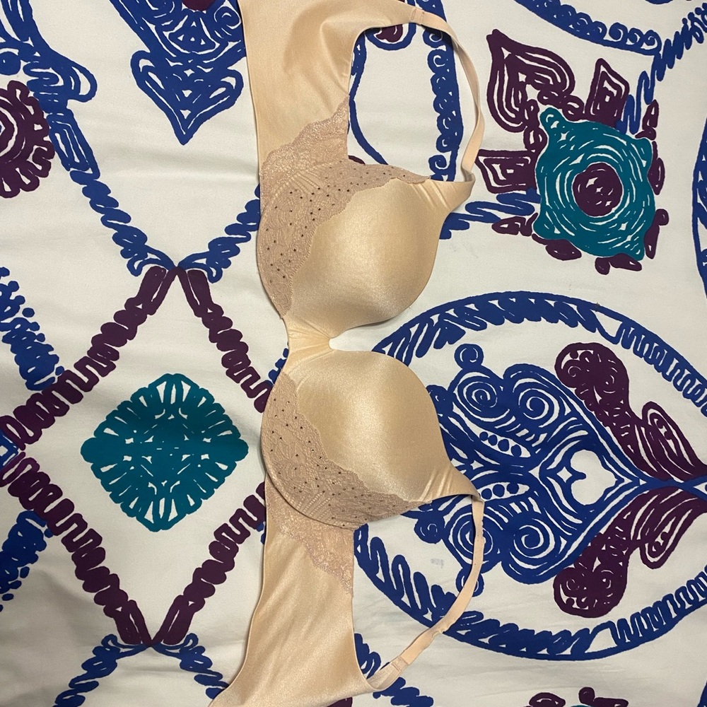Victoria’s Secret bra 36D